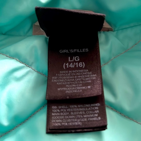 Kids Winter coat.Like New - Picture 3 of 6